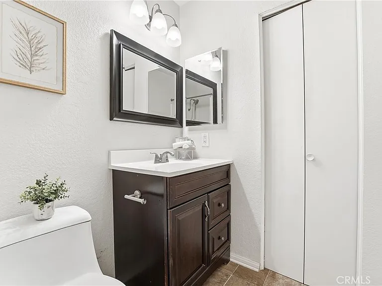 334 S Walnut Ave #D-11 — Photo 15