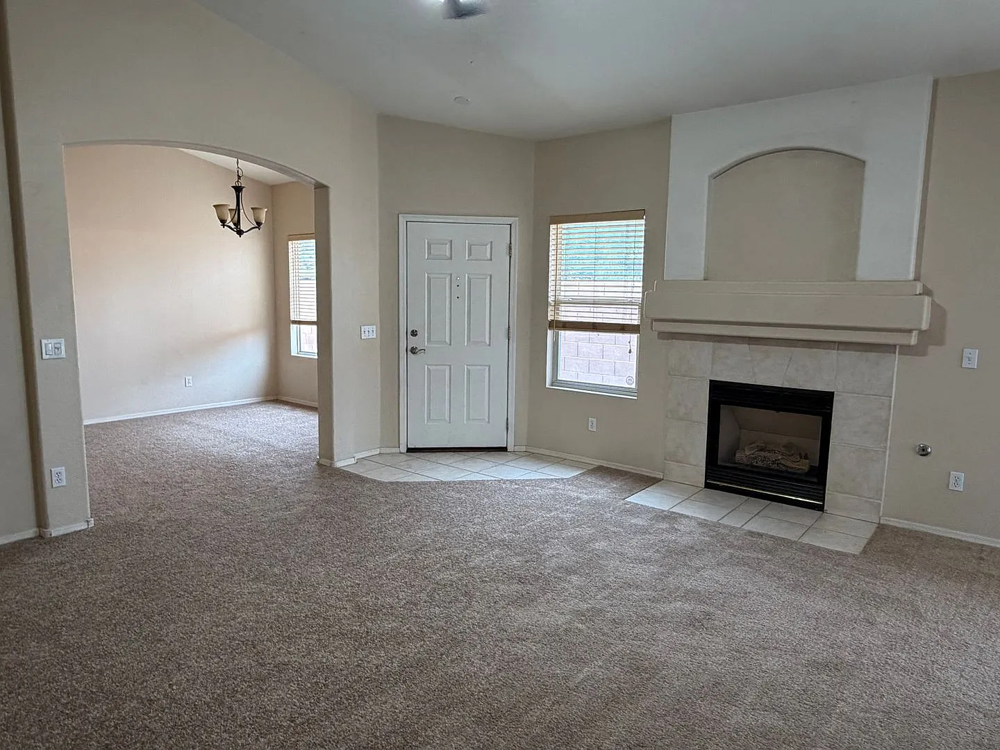 3 Bedroom 2 Bath in Continental Ranch Located on a Big Cul De Sac Lot — Photo 2
