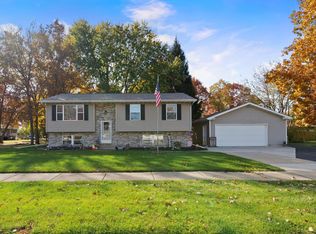 1198 Csokasy Ln, Hobart, IN 46342