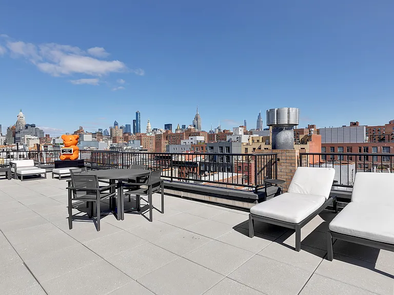 531 E 12th St #2D — Photo 5