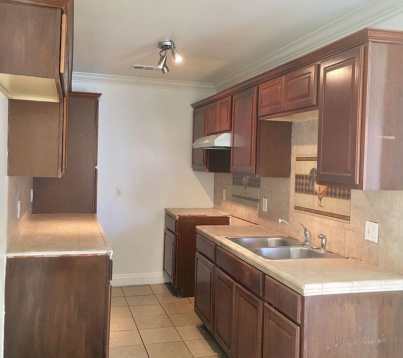 1st image of 838 N Angeleno Ave