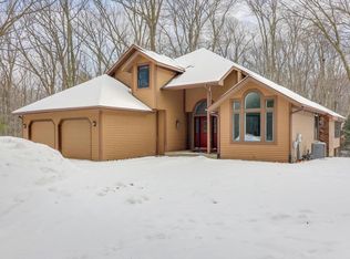16932 Forest Lake Dr, West Olive, MI 49460