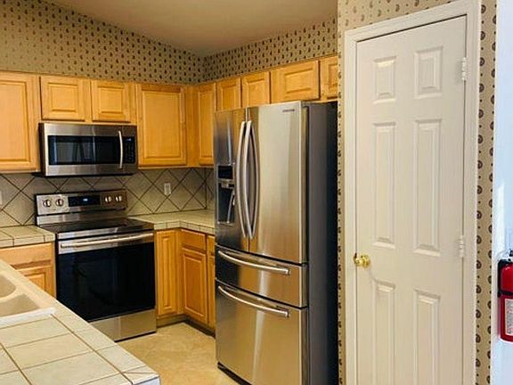 5th image of 21242 N 91st Dr