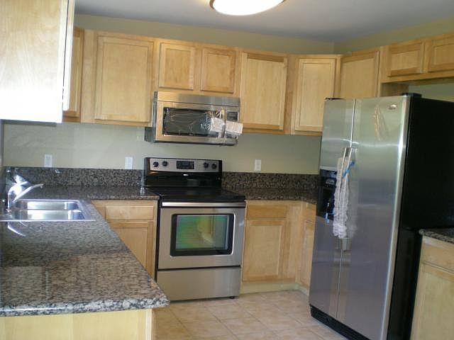 1st image of 1000 S Mollison Ave Unit 17