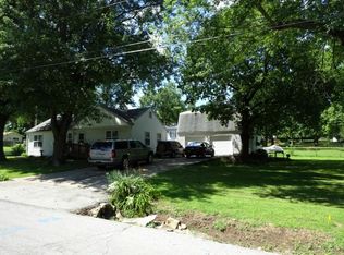 3818 County Line Rd, Kansas City, KS 66106