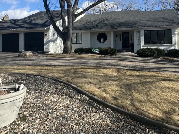5731 Long Brake Cir S, Minneapolis, MN 55439