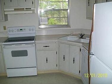 4th image of 18081 SE Country Club Dr APT 32