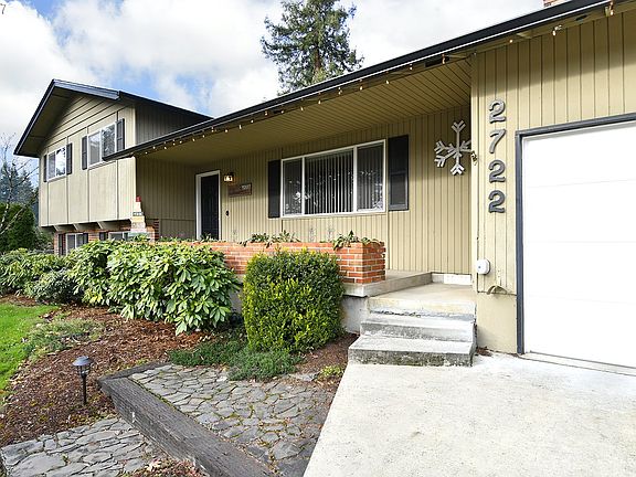 4th image of 2722 NE 109th St