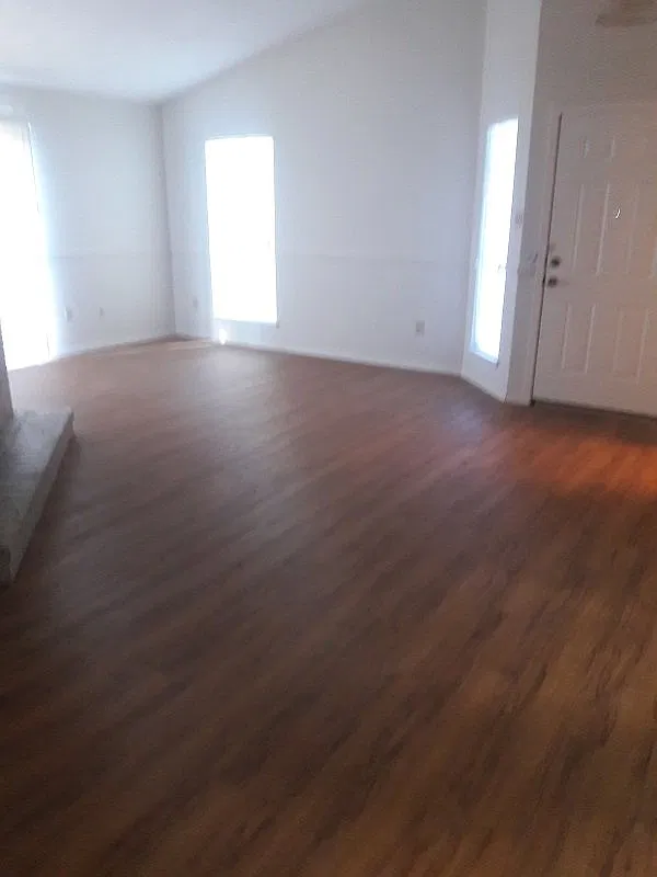 3 bed, 2.0 bath, 1371 sqft, $1,450 — Photo 3