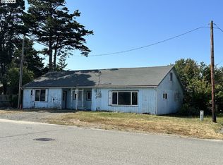 520 14th St, Port Orford, OR 97465
