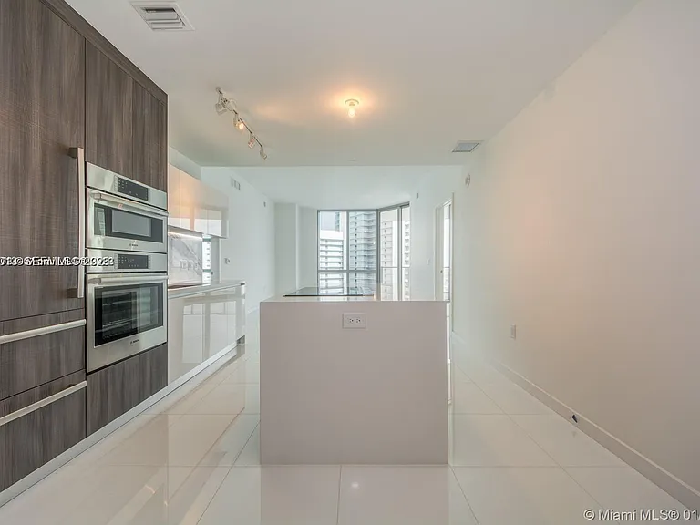 851 NE 1st Ave #11 — Photo 17