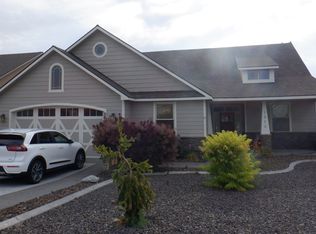 1312 S 44th Ave, West Richland, WA 99353