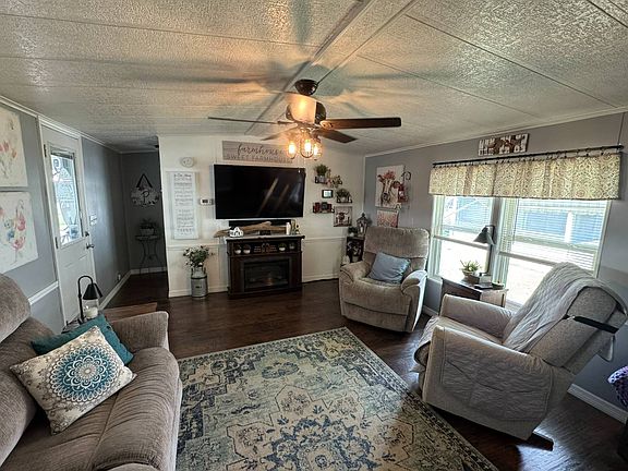 3rd image of 180 Lakeview Dr #180