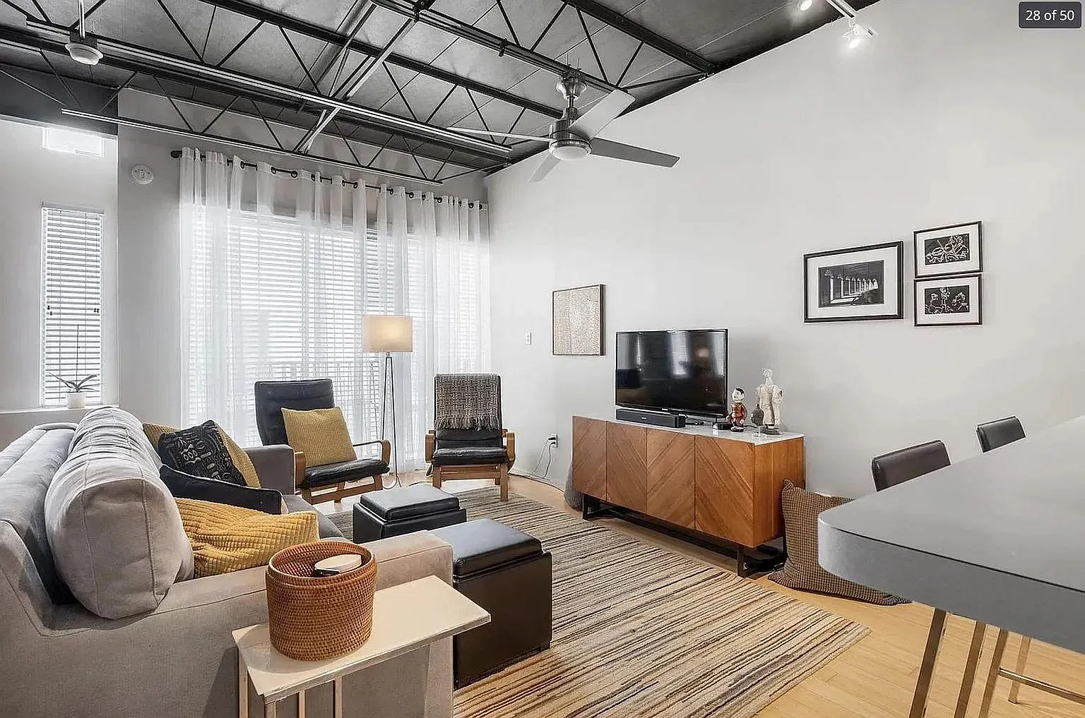 1 bed, 1.5 bath, 1190 sqft, $1,950 — Photo 2