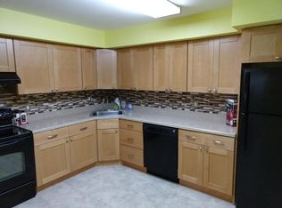 J9 Avon Dr #J, Hightstown, NJ 08520