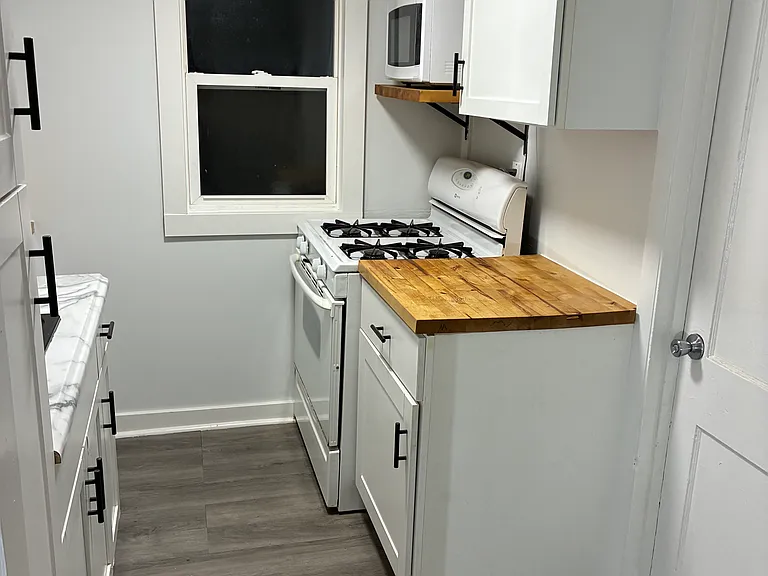 3121 Jefferson St — Photo 10