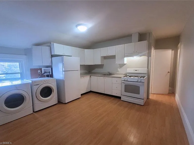 65 East Ave #UPPER — Photo 6