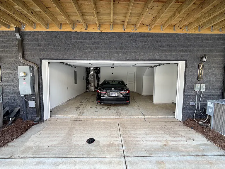 3231 Aberdeen Row — Photo 9