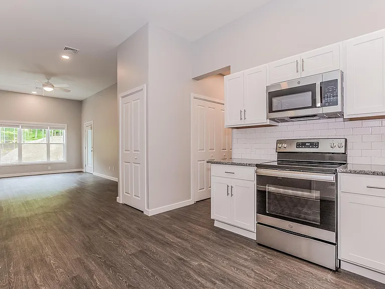 Westledge Apartments — Photo 18