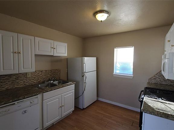 3rd image of 4408 SE 40th St