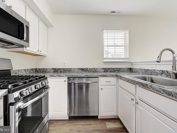 2nd image of 1515 Benjamin Franklin Ct #515