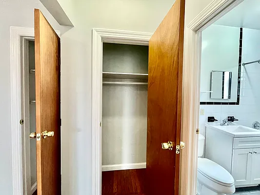 Rented by Pear NYC LLC | media 11