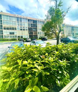 701 Three Islands Blvd APT 109, Hallandale, FL, 33009