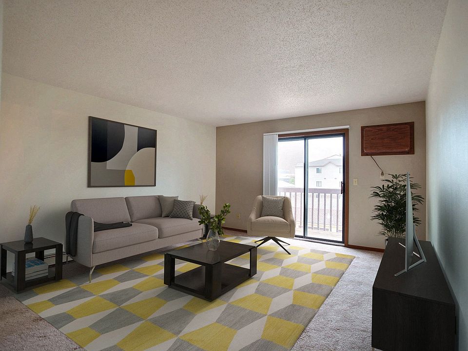 Fargo, ND Westwood Estates Apartments | Living