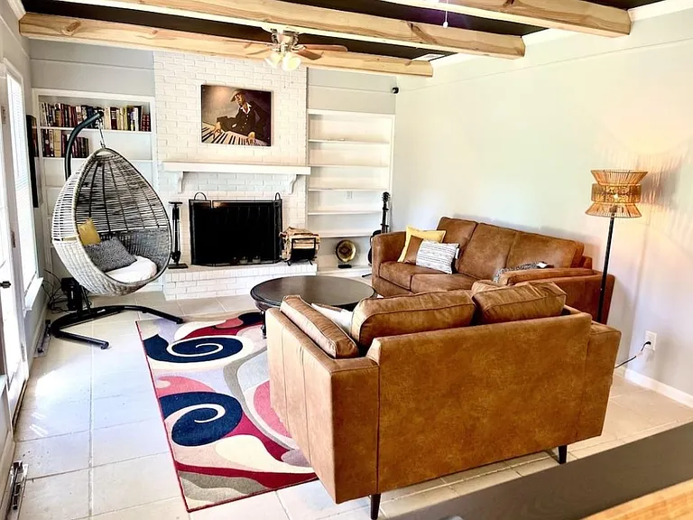 1321 Martinique Dr — Photo 6