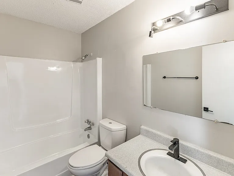 1321 Towerview Street-11