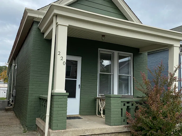 220 W 34th St — Photo 3