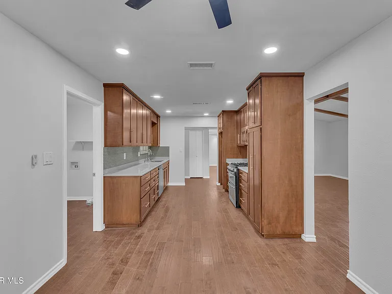 7112 Ramada Dr — Photo 9