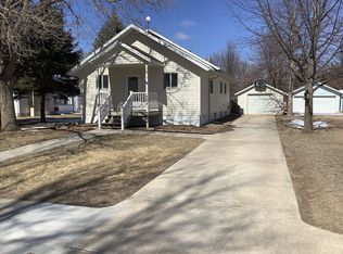 537 K St, Burwell, NE 68823