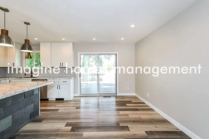 803 Brookside Dr — Photo 4