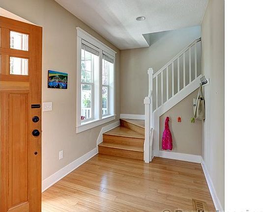Entry/Foyer