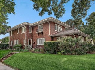 2028 Main St, La Crosse, WI 54601