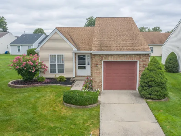 7 Buttonbush Ct, Mount Laurel, NJ 08054