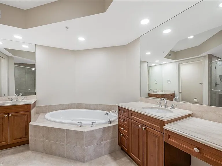 23850 Via Italia Cir #204 — Photo 22