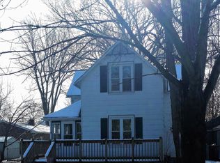 219 E 3rd St, Momence, IL 60954