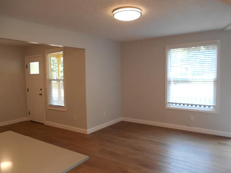 17 N Cedar St — Photo 7