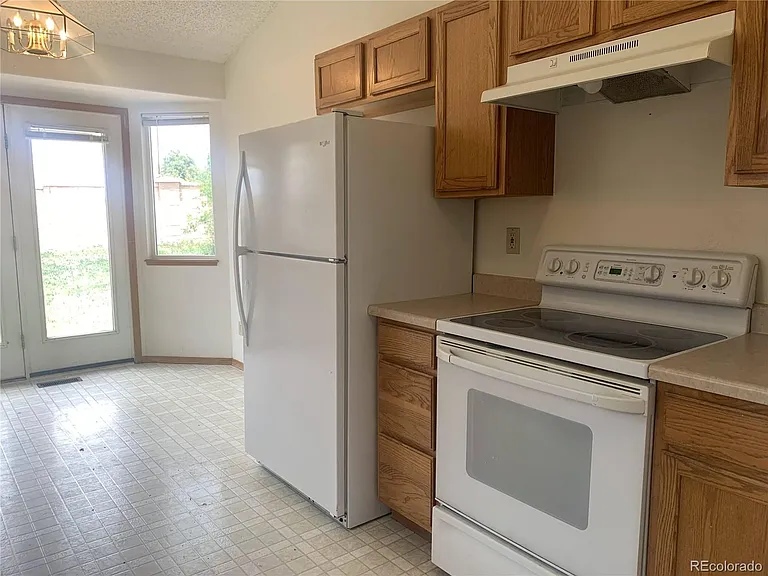 5162 Chaise Dr — Photo 8