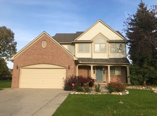 45081 Fox Pointe Dr, Canton, MI 48187