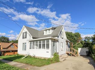 806 Bluff St, Cedar Falls, IA 50613
