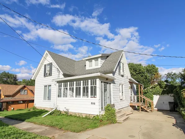 806 Bluff St, Cedar Falls, IA 50613