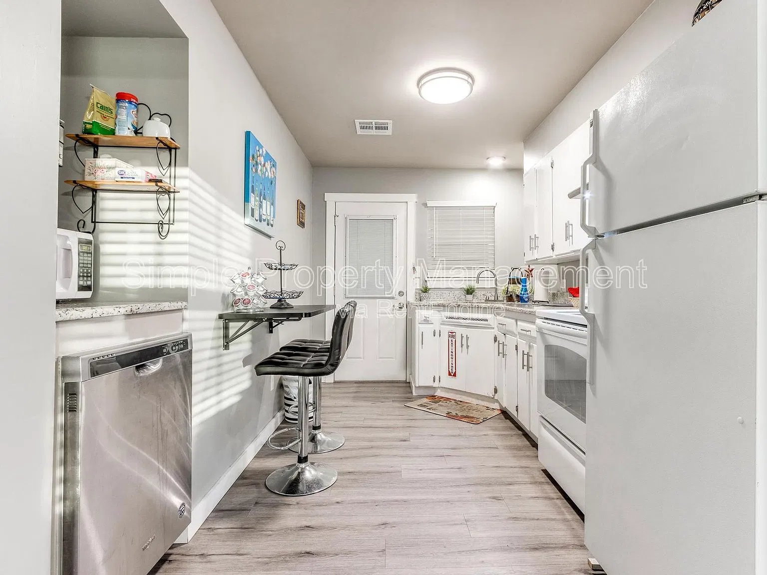 2 bed, 1.0 bath, 722 sqft, $950 — Photo 1