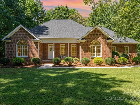 287 Beaten Path Rd, Mooresville, NC 28117