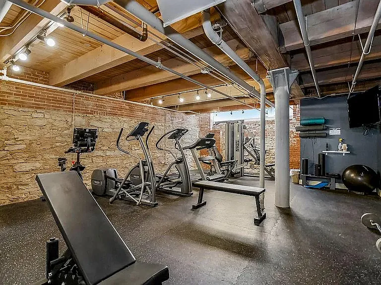 700 Broadway Blvd #406 — Photo 9