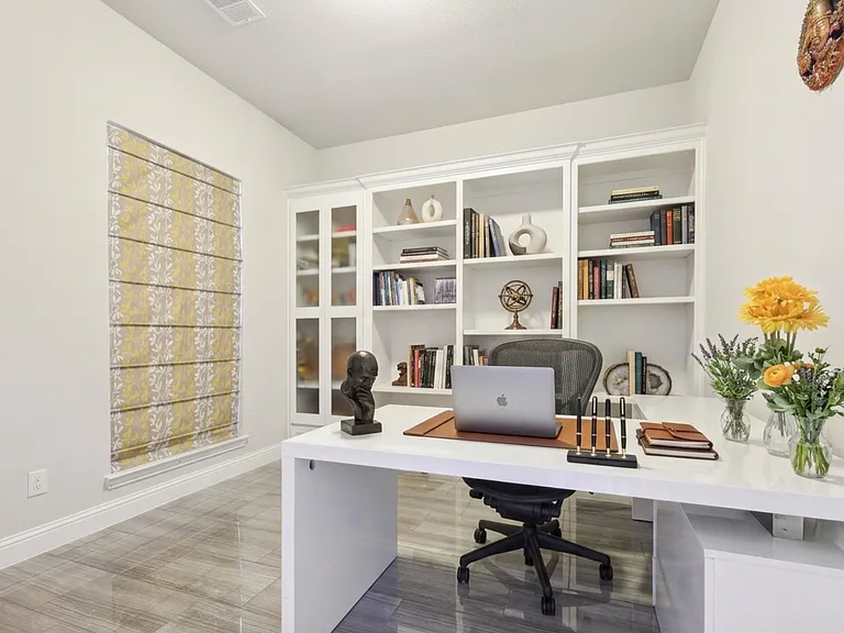 5012 Engleswood Trl — Photo 4