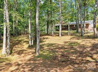631 Macedonia Rd, Asheville, NC 28804