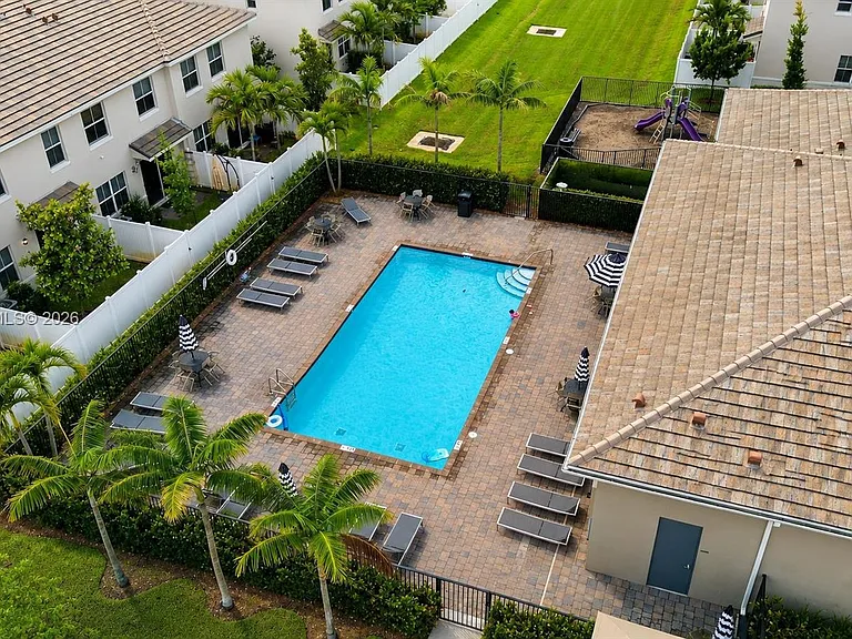 16934 SW 2nd Ct — Photo 33